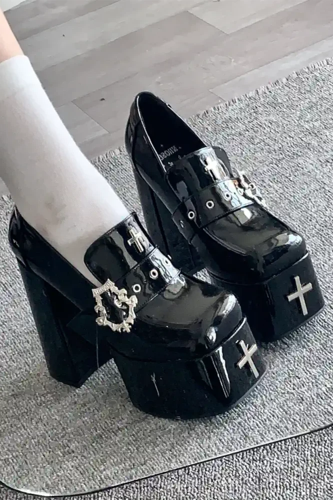 [Reservation deadline on October 5] Gothic Design Super High Heel Platform Shoes