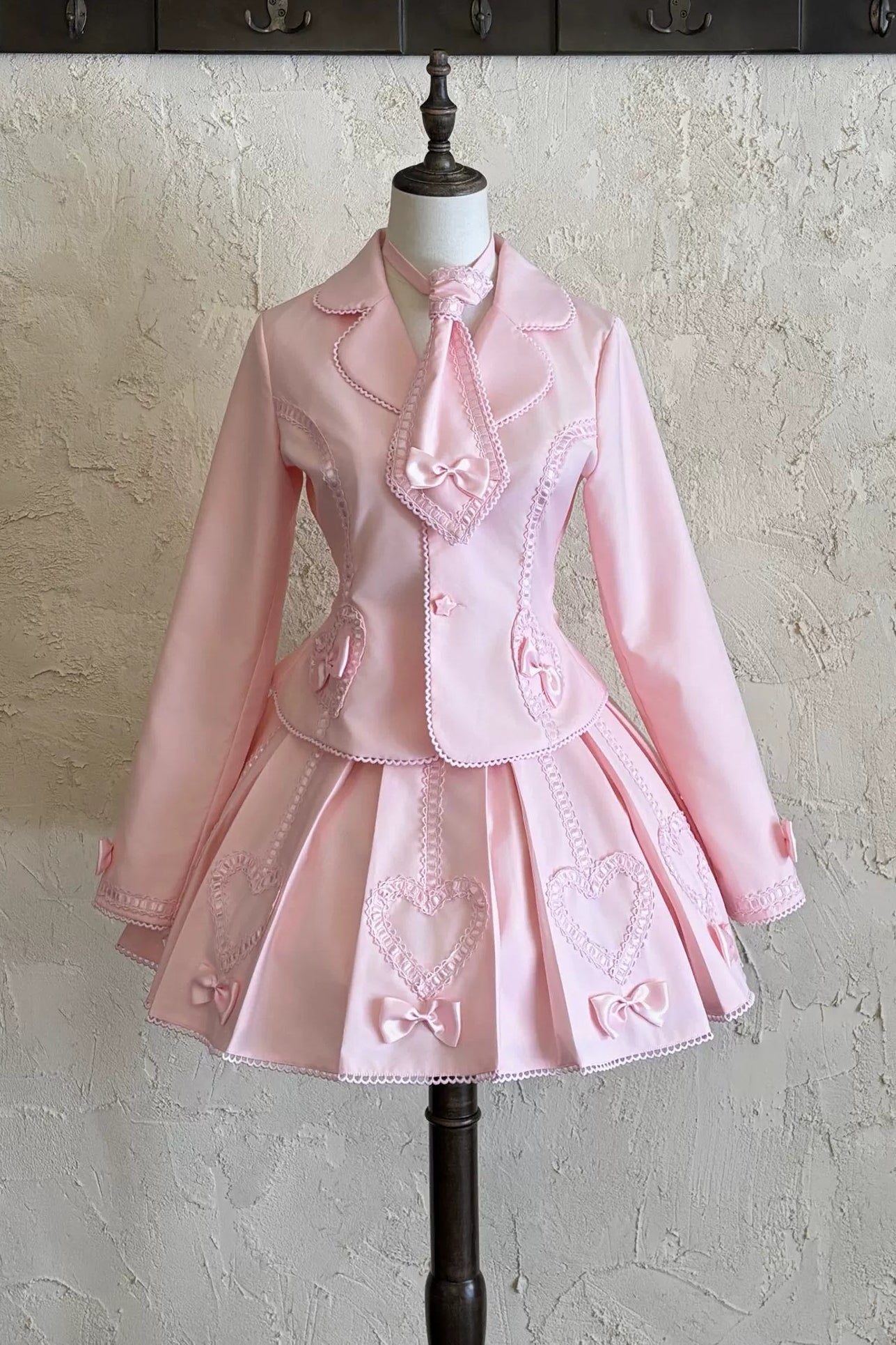 [Pre-order Deadline: June 28] Pink/Gray Vintage Lolita Heart Ribbon Tailored Jacket + Skirt + Tie