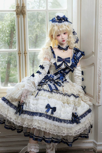 [Date limite de précommande : 9/28] Robe lolita princesse classique élégante royale blanc x bleu à nœud en dentelle et volants + ensemble complet (ras-de-cou/chapeau à voile/manches princesse [manches amovibles] /ceinture ruban/traîne à nœud au dos)