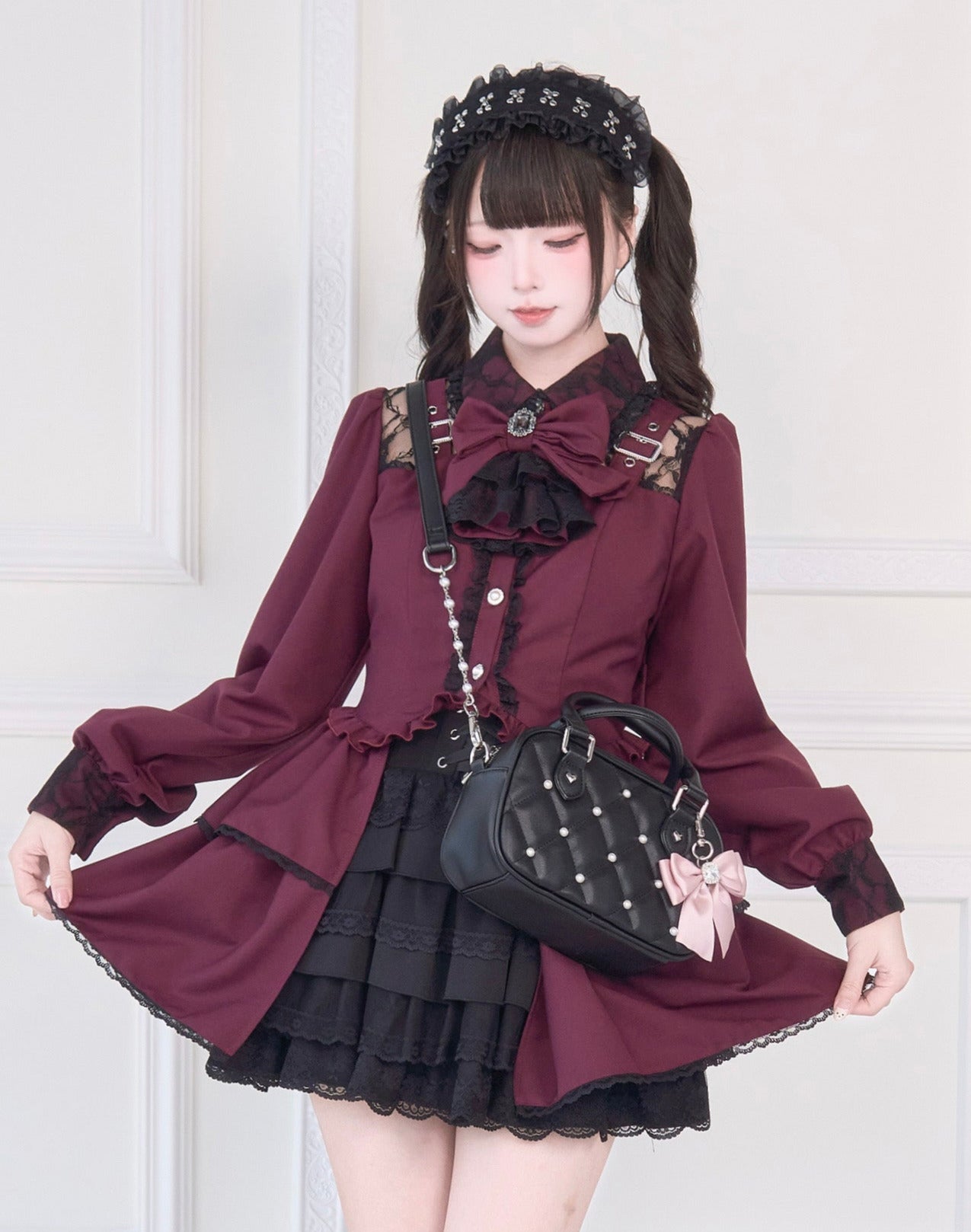 [Reservations] Lace Buckle Shoulder Long Tail Light Gothic Ribbon Shirt
