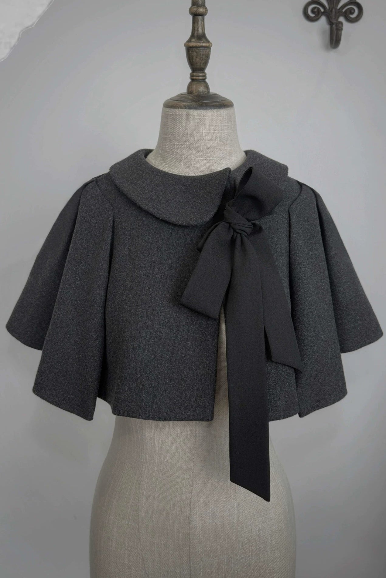 英國偵探蘿莉塔外套+披肩+裙子+襯衫+包+胸針+帽子+貝雷帽+項鍊