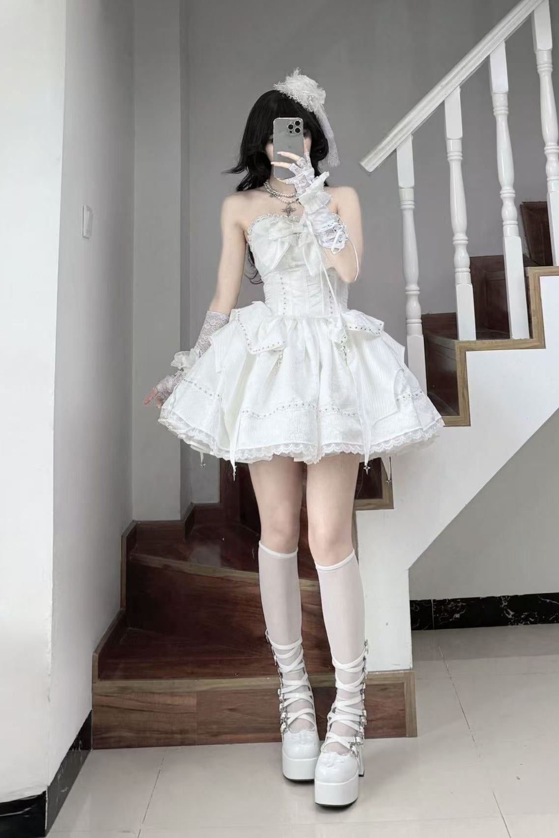 ホワイトゴシックスリムチューブトップスカートセットアップ