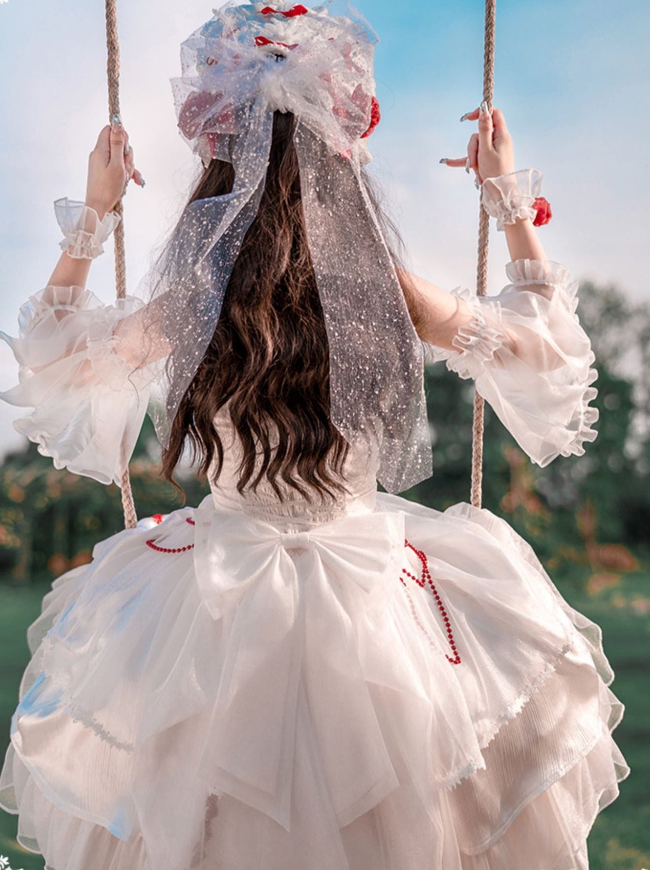 Robe élégante de la Reine blanche du Palais des Fleurs pour le mariage