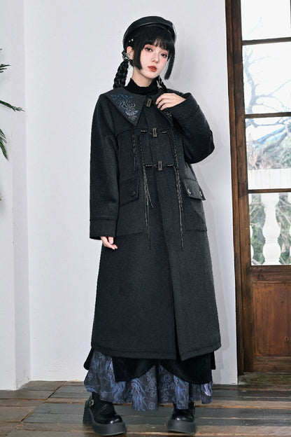 ダークフィンエンブロイダードウールコート