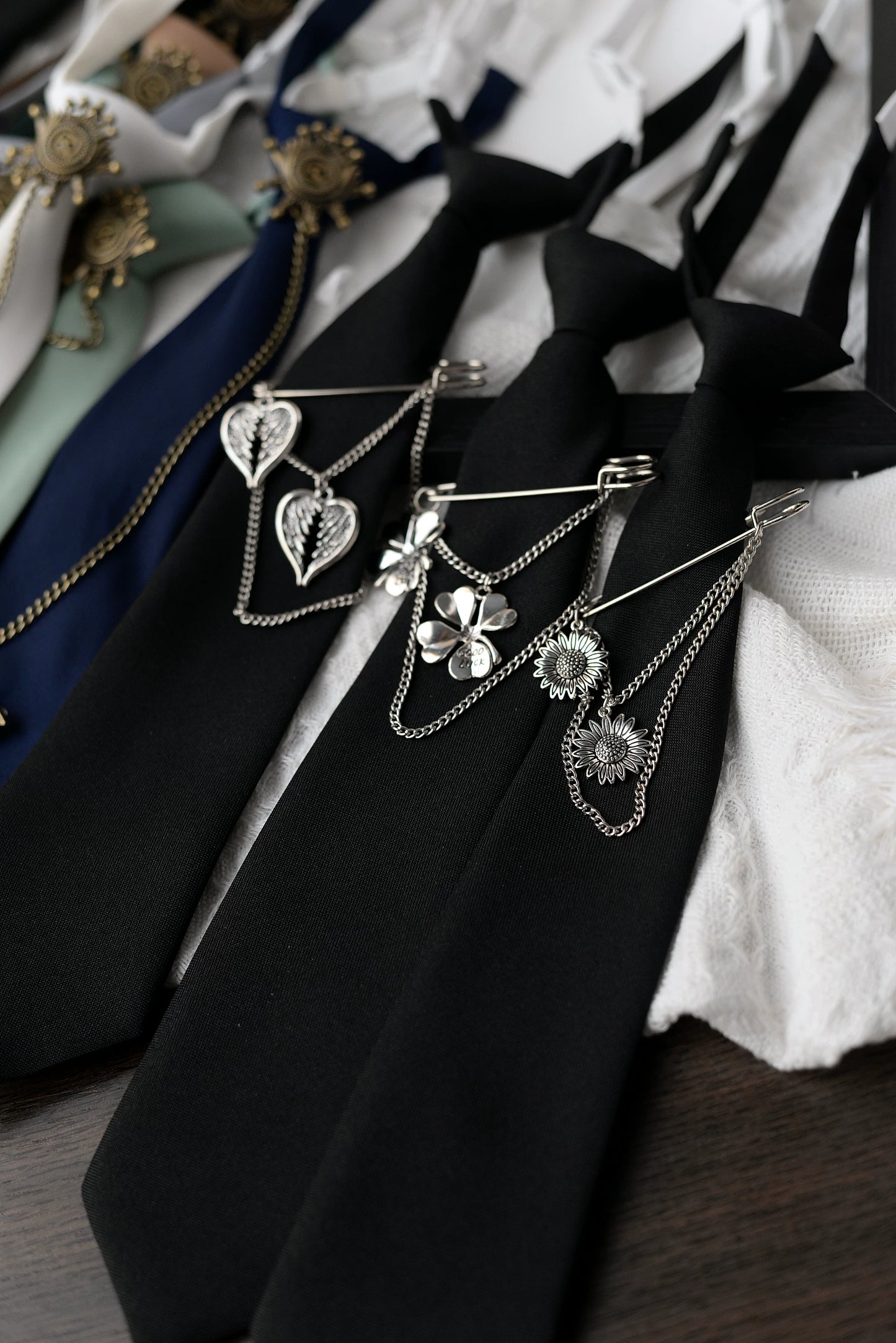 Retro mode simple tie