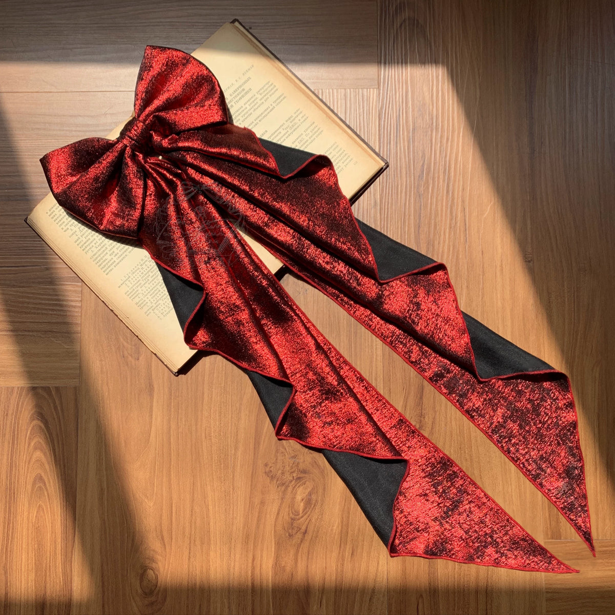 [Clôture des réservations le 105] Série d’accessoires gothiques élégants rouges/bleus (ras-du-cou/ensemble de broches papillon/KC serre-tête/châle/chaîne de taille/traîne à ruban au dos/gants en dentelle fleurie)