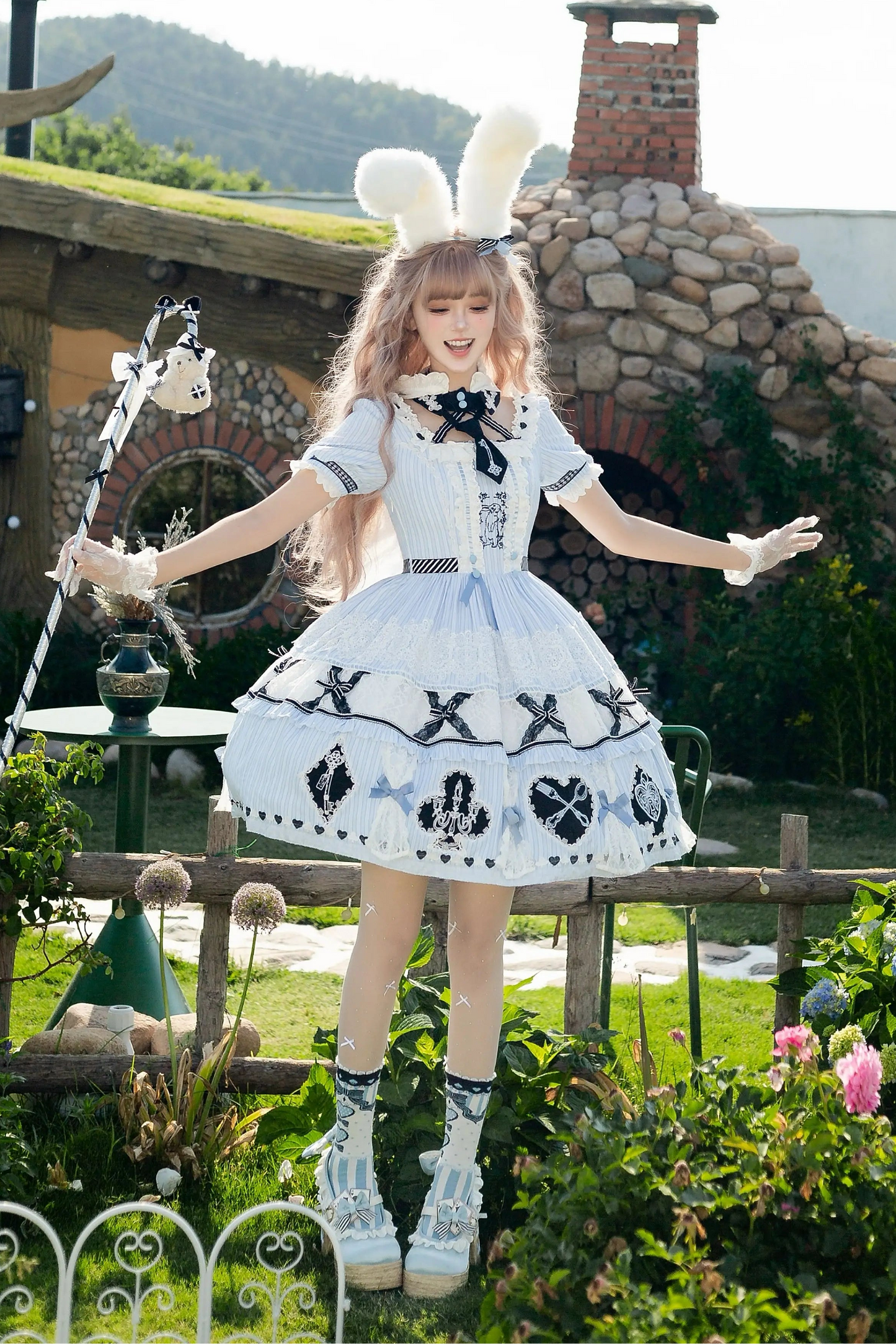 【8月13日予約締切】アリスブルーストライプレースゴシックロリータドレス＋うさ耳フーディータイカラー＋エプロン＋フルセット