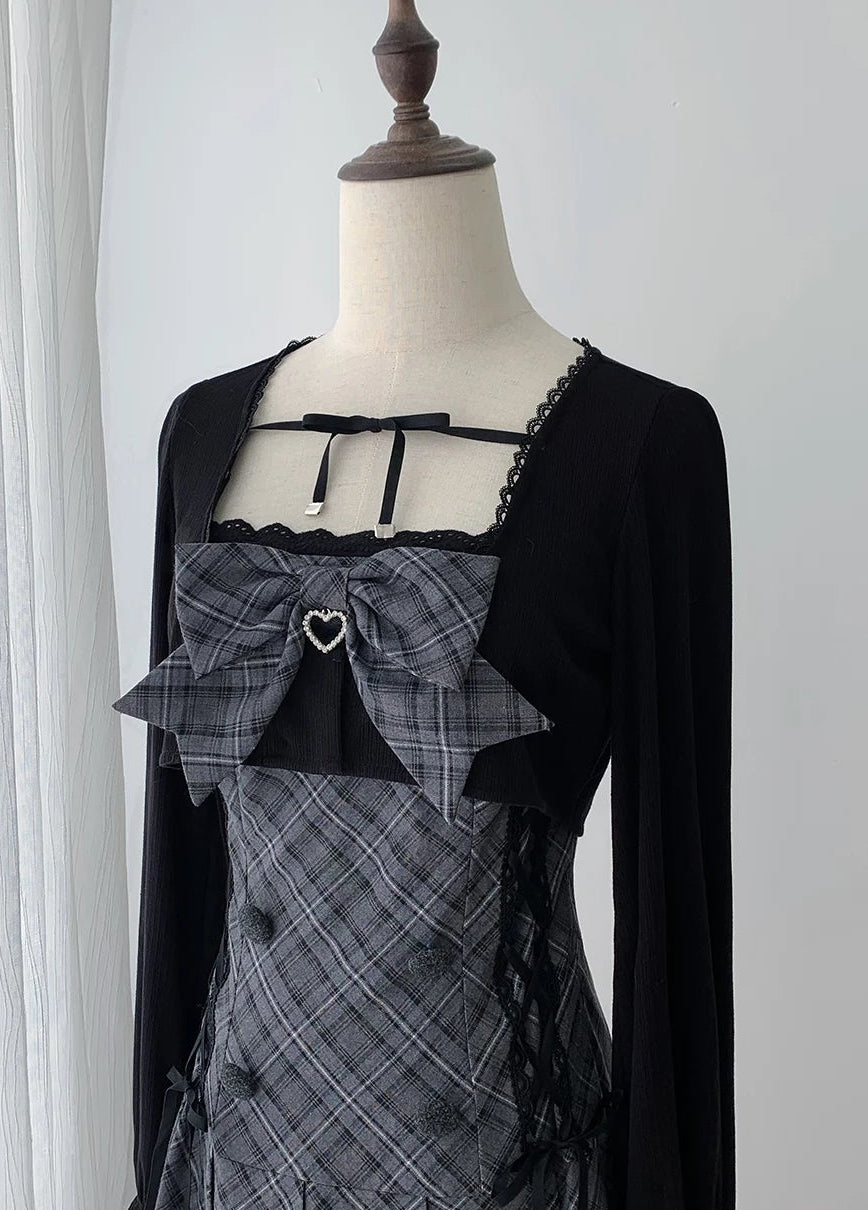 [Termine prenotazione 9/29] Set con abito plissettato a quadri nero e grigio con nastro e charm a cuore + cardigan bolero nero + papillon
