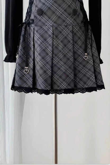 [Termine prenotazione 9/29] Set con abito plissettato a quadri nero e grigio con nastro e charm a cuore + cardigan bolero nero + papillon