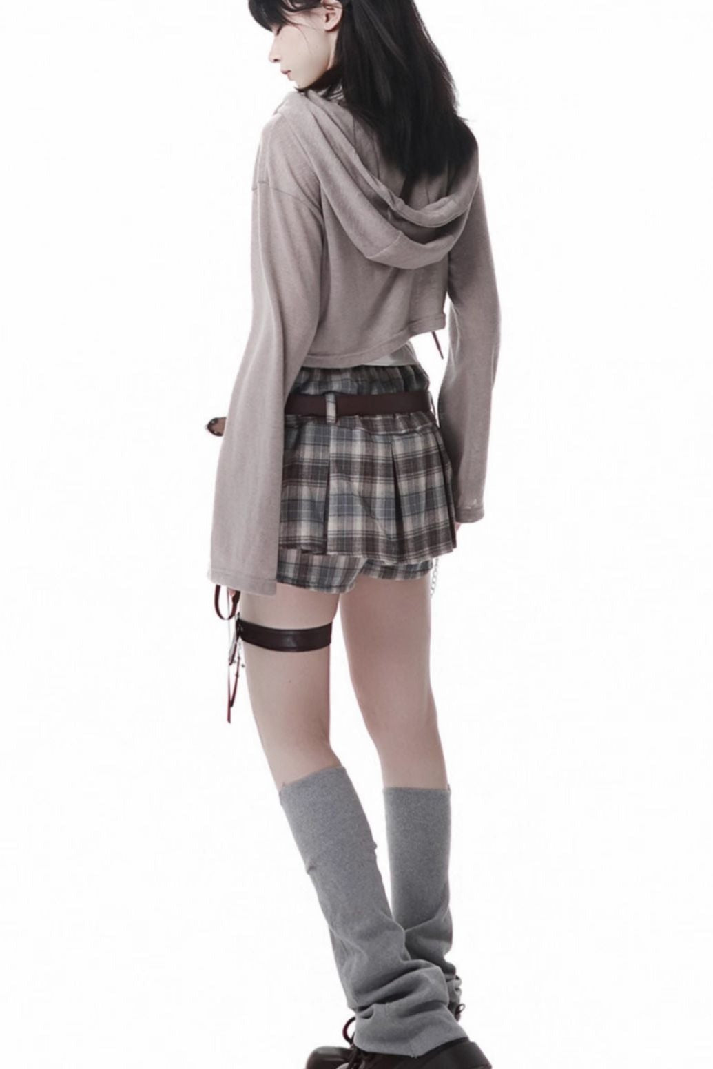 Y2K hooded short top + sleeveless shirt with tie + check culottes