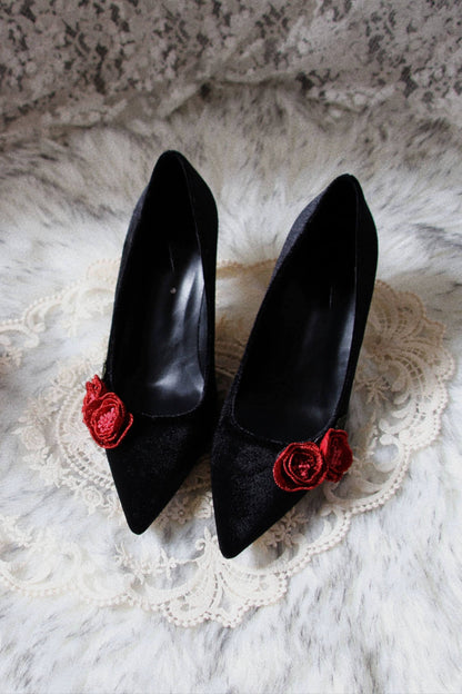 ローズストーリーレトロポインテッドトゥレザーベルベットヒール