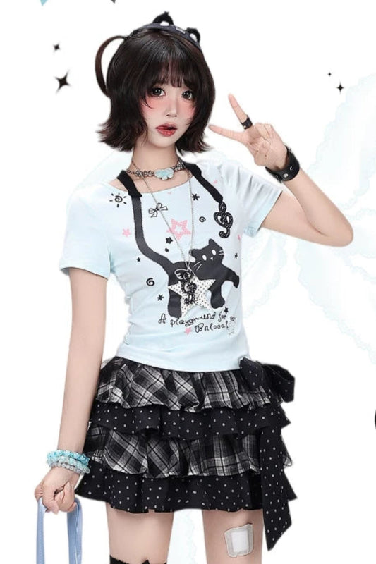 T-Shirt mit kleiner schwarzer Katze