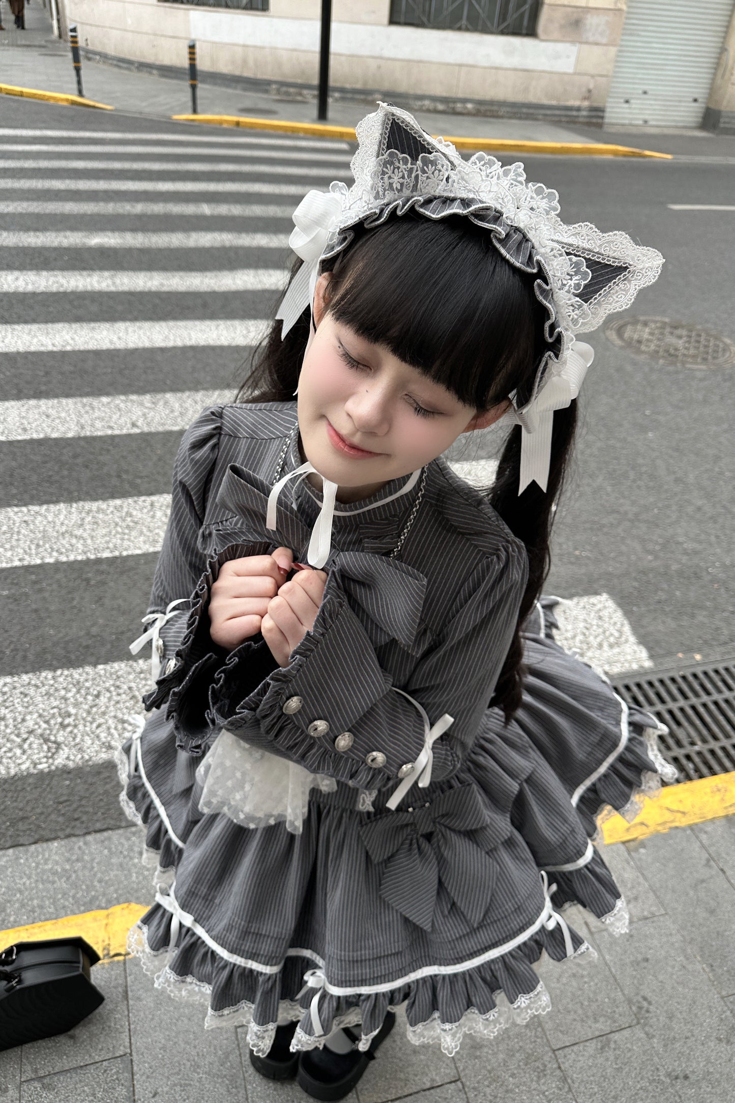 [Pre-order Deadline: April 25] Phantom Cat Sweet Ribbon Gray Stripe Lace Bell Sleeve Lolita Dress