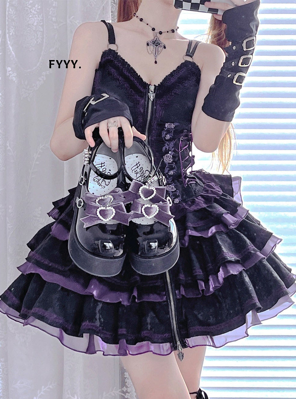 [Date limite de réservation : 20 mars] Chaussures à plateforme à trois boules en ruban doux.