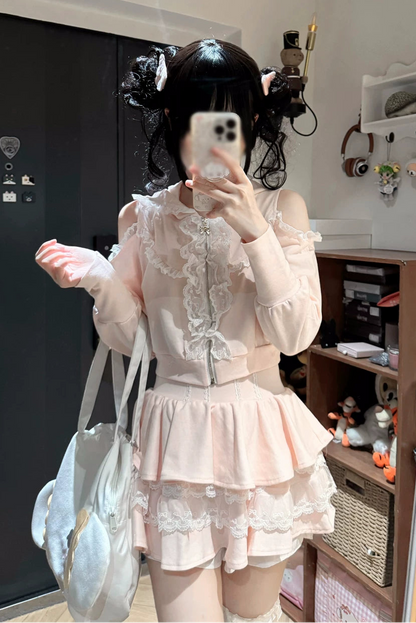 [Reservierungsschluss am 16. September] Set aus langärmligem Cold-Shoulder-Hoodie-Top mit Spitzenrüschen + Stufenrock mit Innenshorts