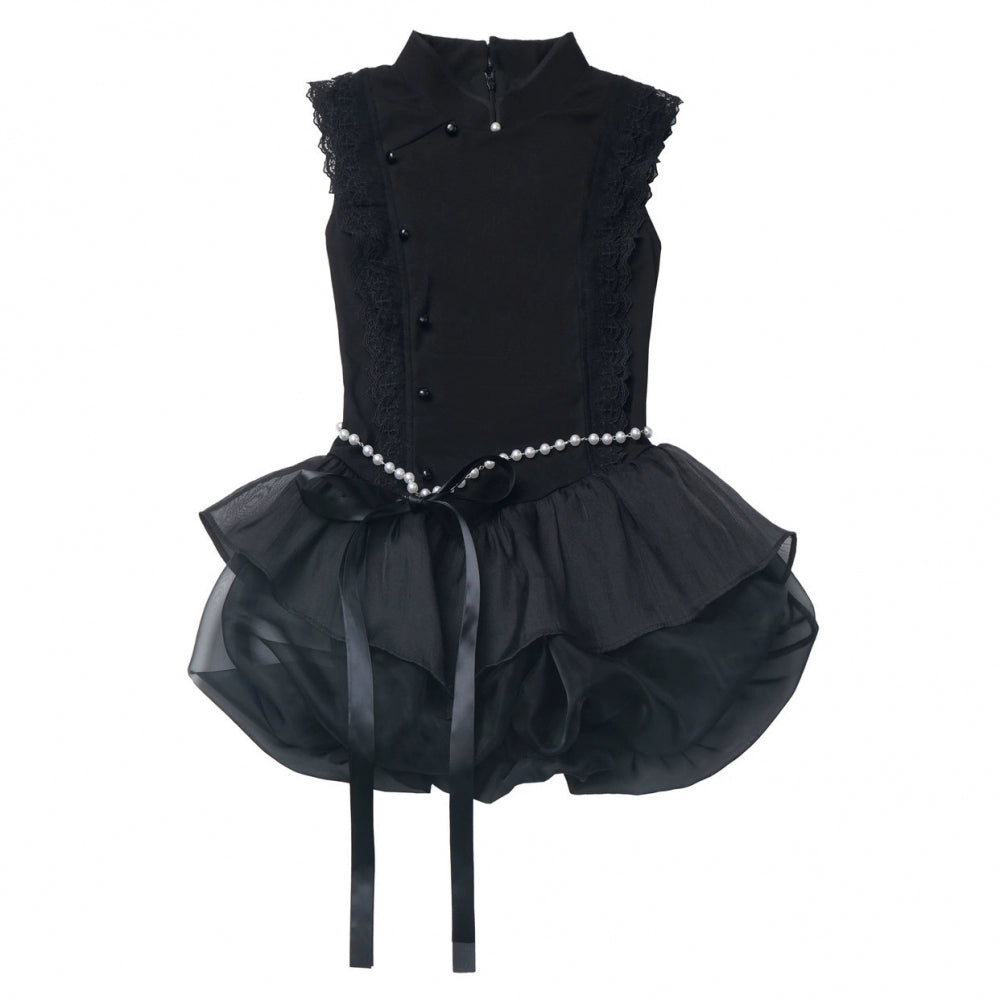 暗黑系无袖连衣裙+短款衬衫+喇叭裙