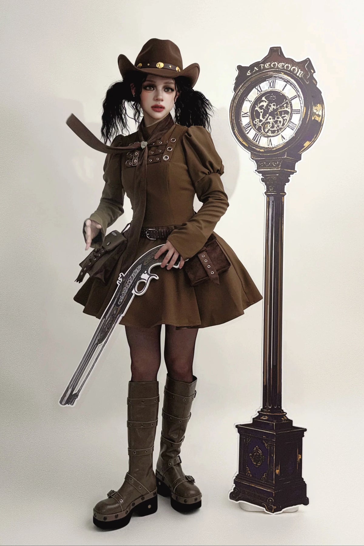 [Scadenza prenotazioni 6 novembre] Abito da bambola steampunk marrone x gothic mode nero con fibbia, collo alto e maniche lunghe a sbuffo