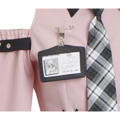 オフショルダーシャツ+チェックスカート+バッジ