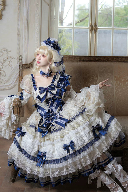 [Date limite de précommande : 9/28] Robe lolita princesse classique élégante royale blanc x bleu à nœud en dentelle et volants + ensemble complet (ras-de-cou/chapeau à voile/manches princesse [manches amovibles] /ceinture ruban/traîne à nœud au dos)