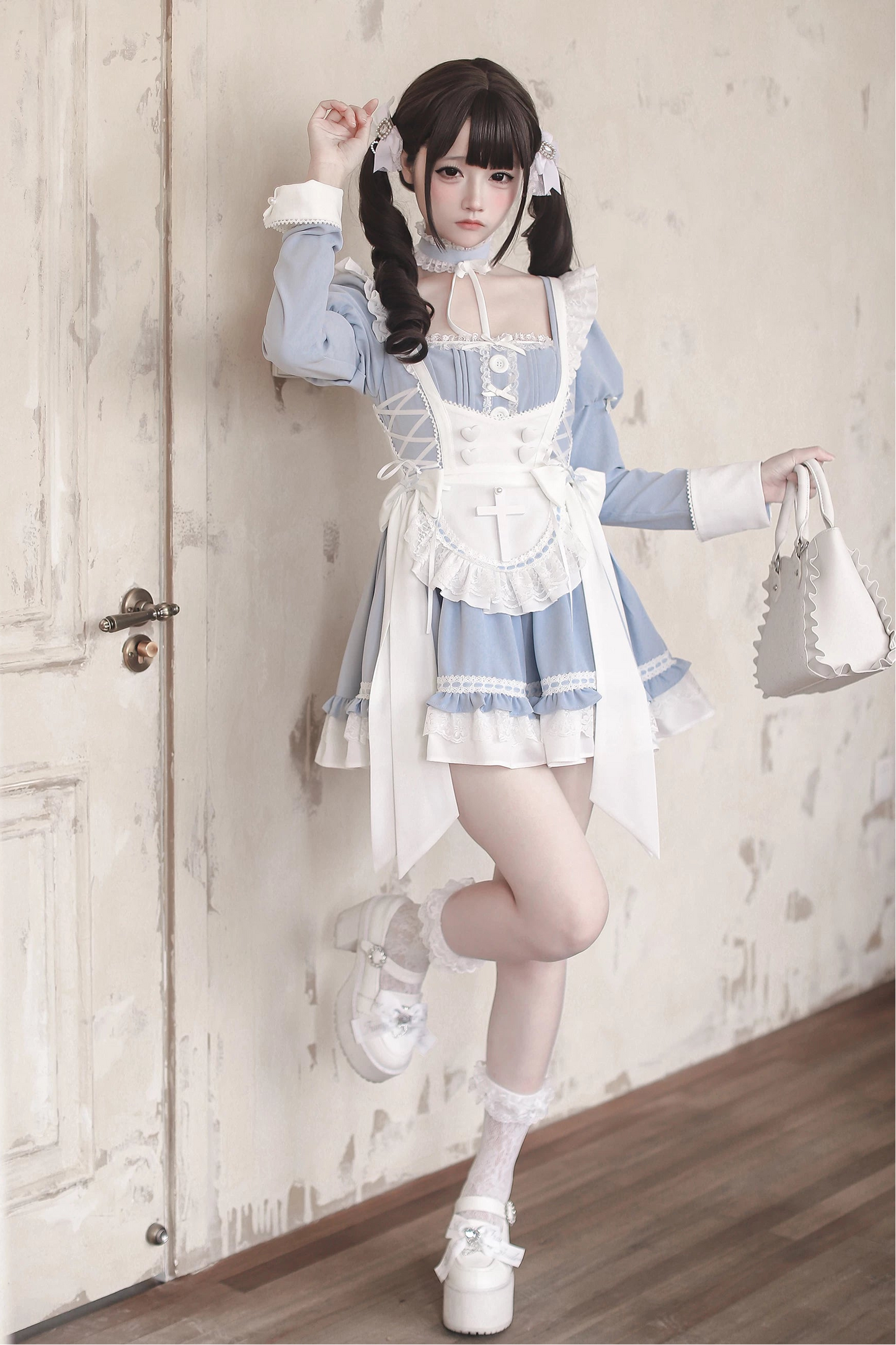 【4月15日预售截止】水蓝色医疗蕾丝交叉围裙连衣裙+项圈