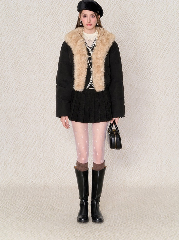 Small silhouette splicing quilting fur down jacket [Reservation item]