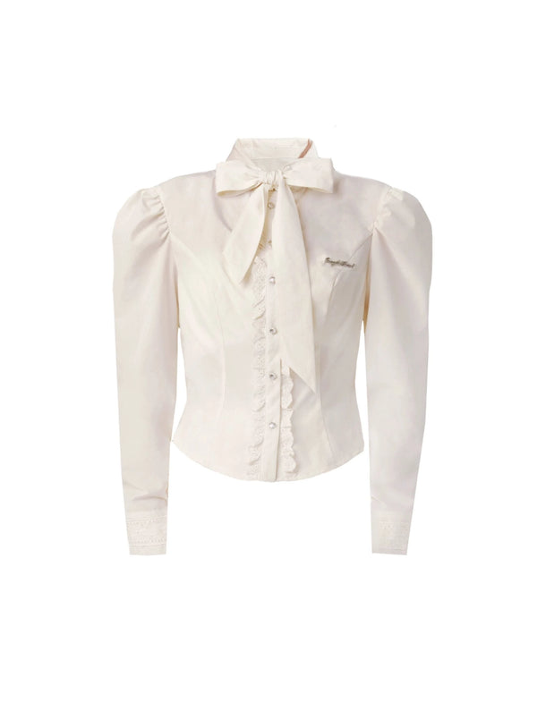 Chemise à manches bouffantes nouée par un ruban blanc + jupe longue évasée en plumes de neige