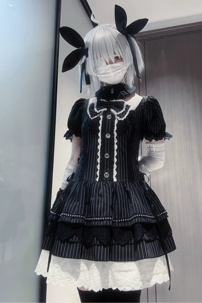 ダークバットカラーパフスリーブドレス