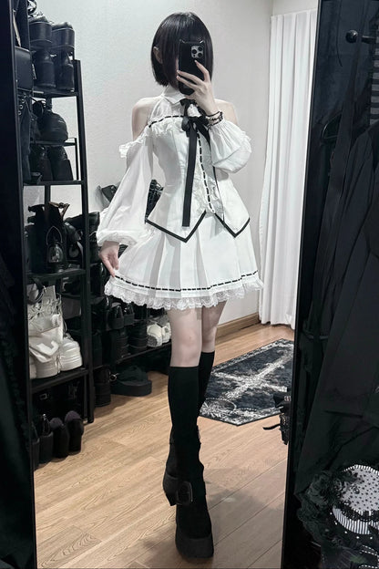 [Vorbestellschluss: 1015] Weiße Gothic-Spitzenbluse mit langen Ärmeln und Cut-out-Schultern&nbsp;mit abnehmbaren Schleifen+Spitzen-Boxfaltenrock
