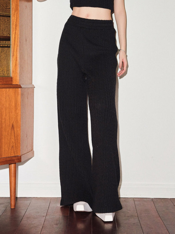 Waistless knit top + slim long pants