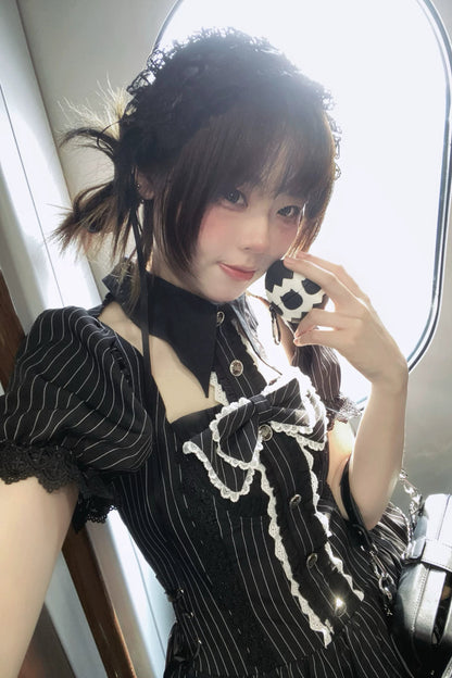 ダークバットカラーパフスリーブドレス