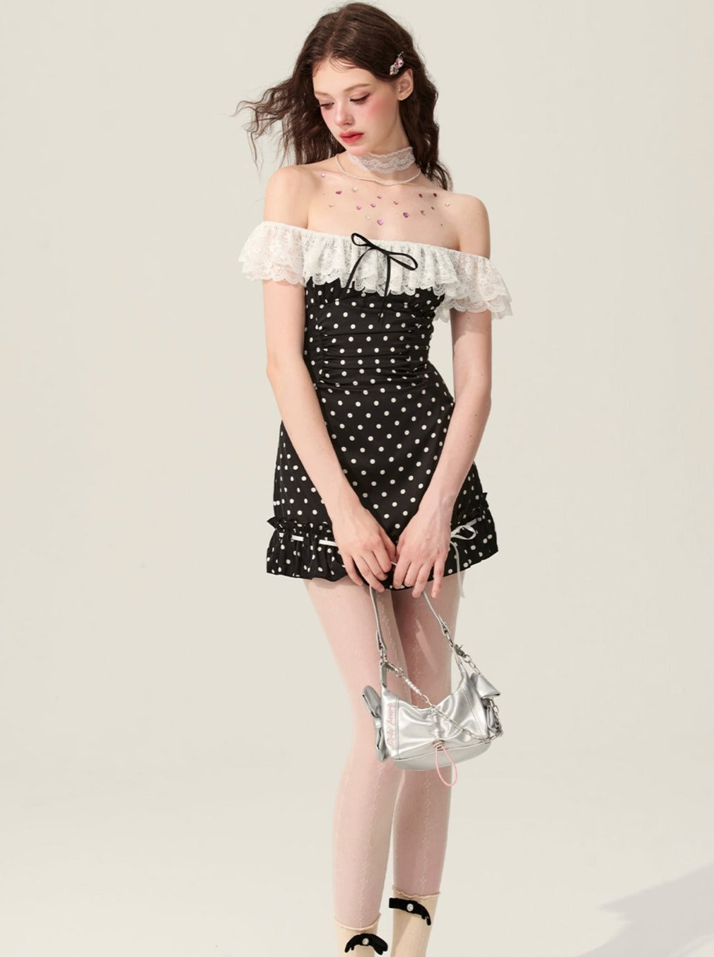 [En vente le 31 mai à 20 heures] less eyes black mulberry berry one-word shoulder polka dot black dress lace