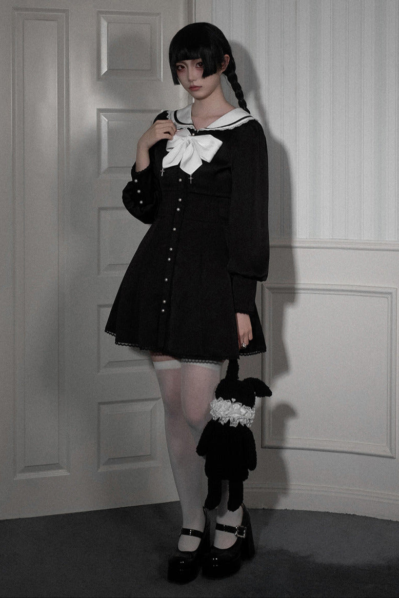 [Reservation Deadline: March 4] Dark Gothic Lace Sailor Color Cross Ribbon Dress