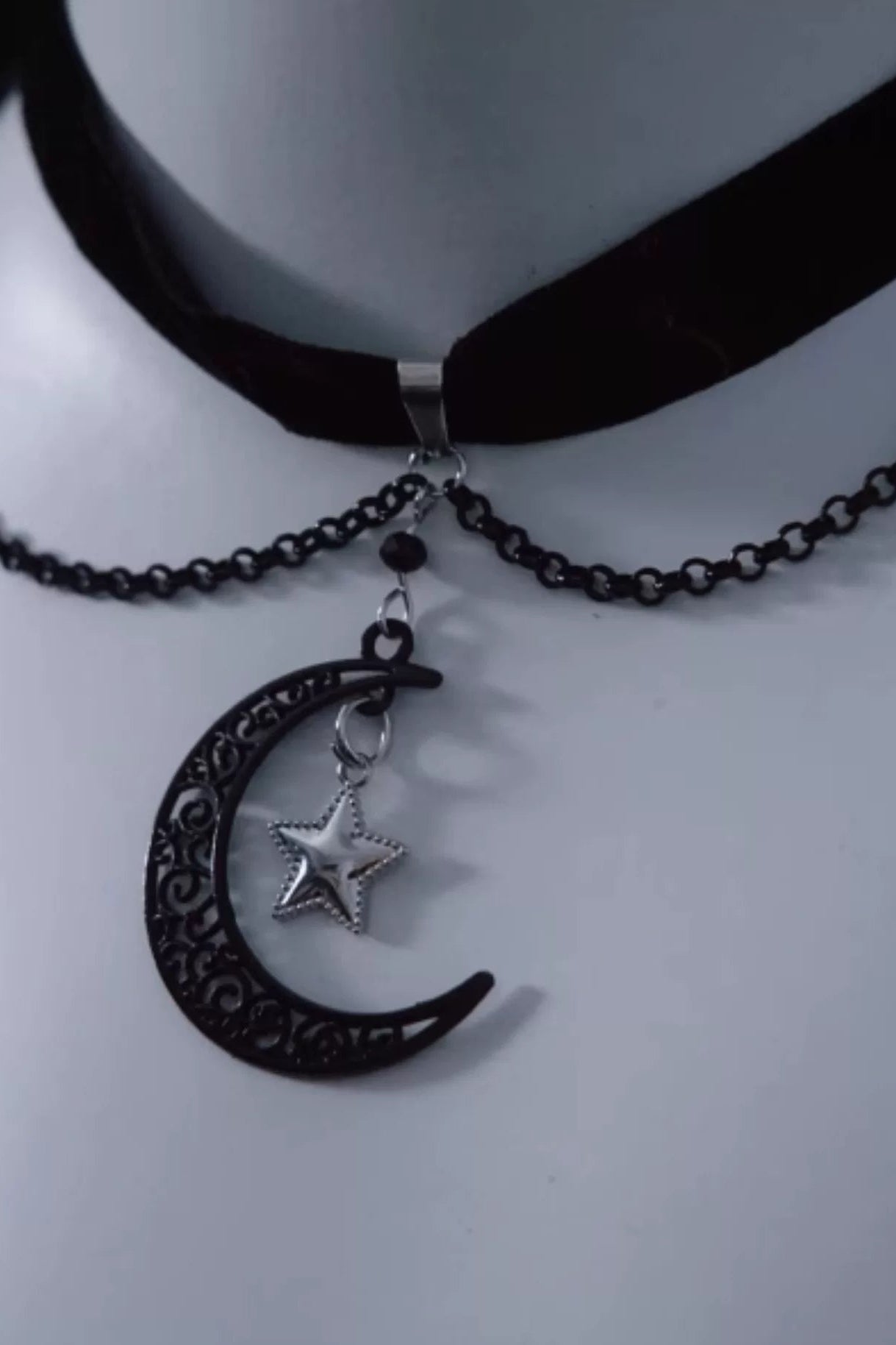 ムーンアンドスターベルベットチョーカー