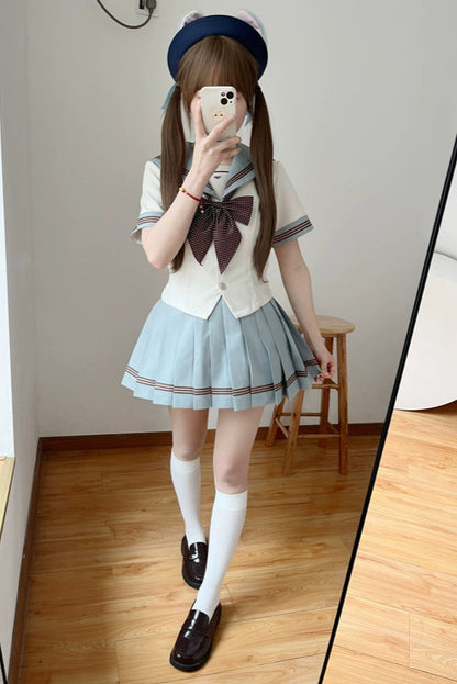 ミルクグリーンセーラー服