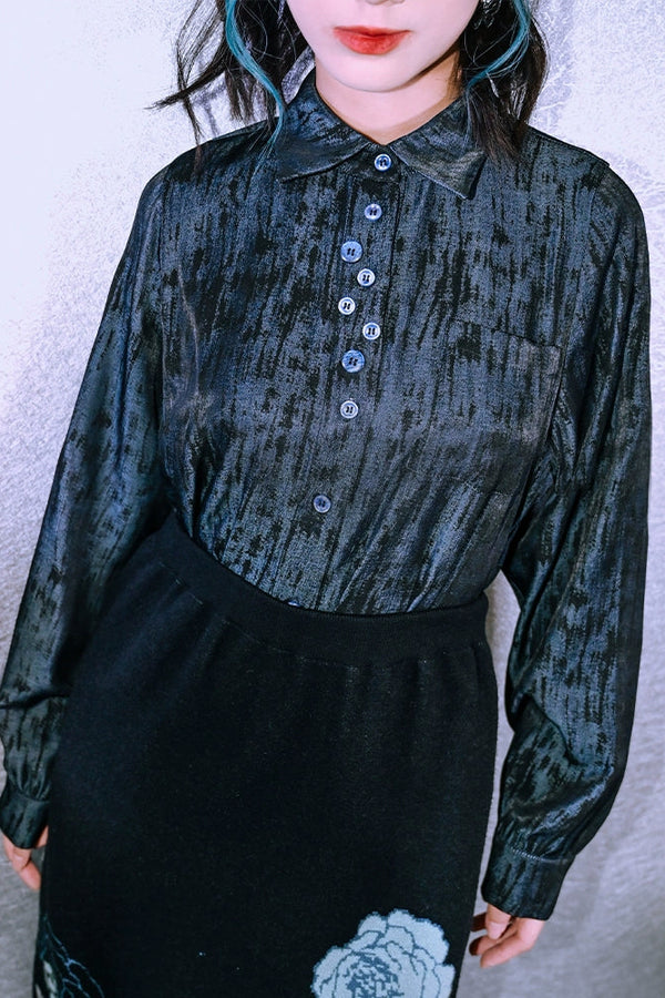 Multi-button retro blue shirt