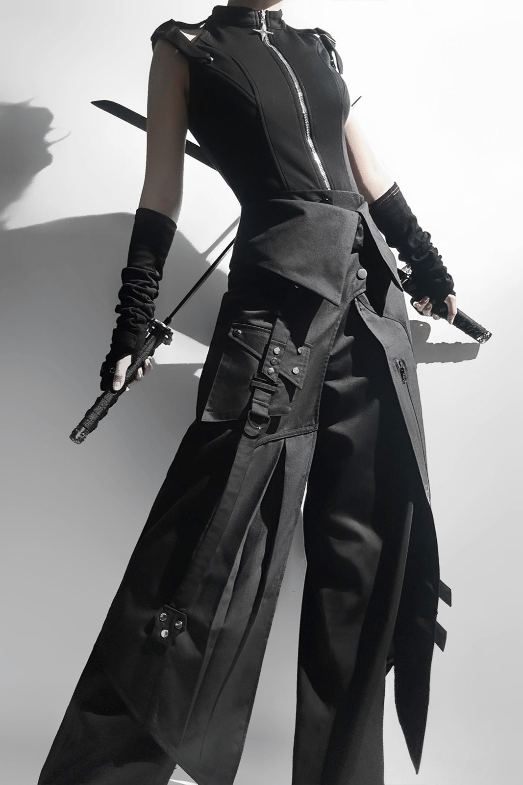 Dark mode sleeveless top + long pants + mode pants