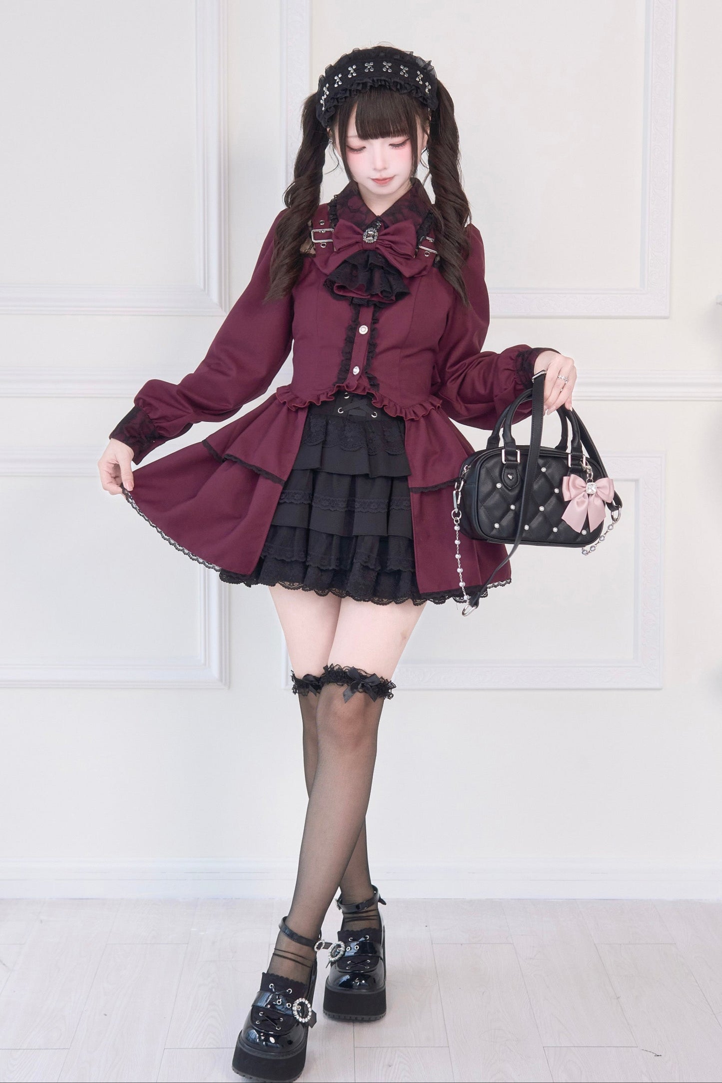 [Reservations] Lace Buckle Shoulder Long Tail Light Gothic Ribbon Shirt