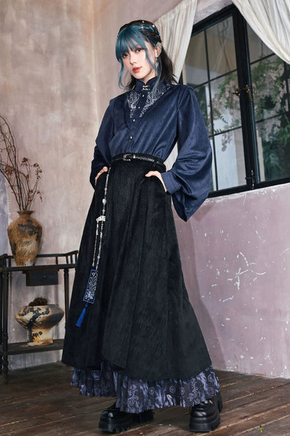 サテンチャイナブラウス