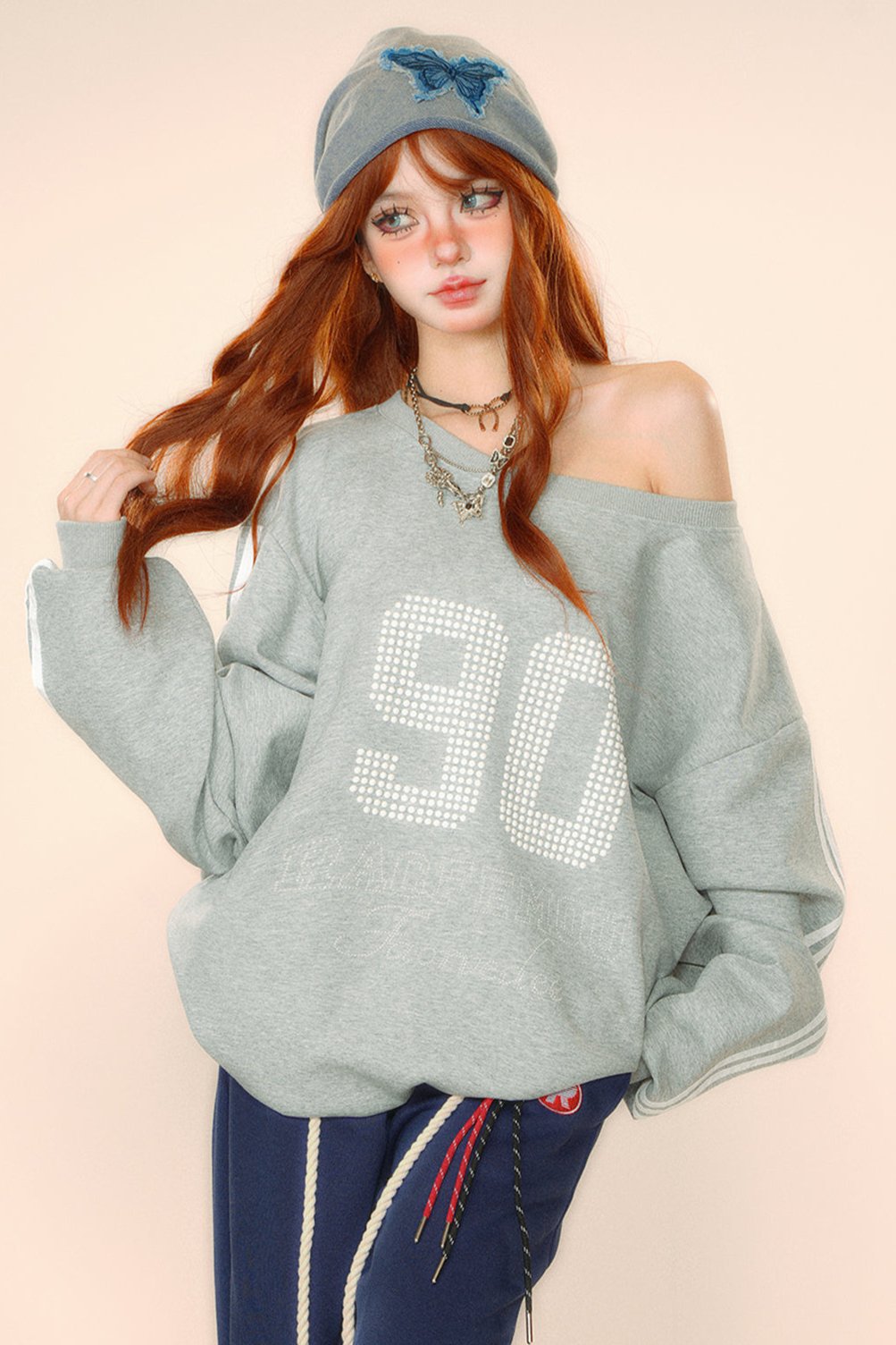 Over -size slant shoulder sweatshirt