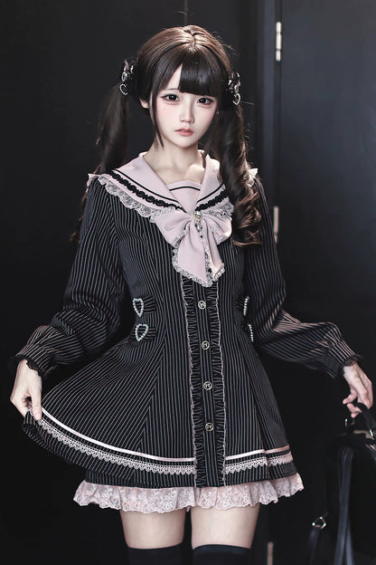 [Reservierungsschluss 29. September] Pink-schwarz gestreiftes langärmeliges Matrosenkleid mit Rüschen + Shorts + Schmuck-Fliege-Set