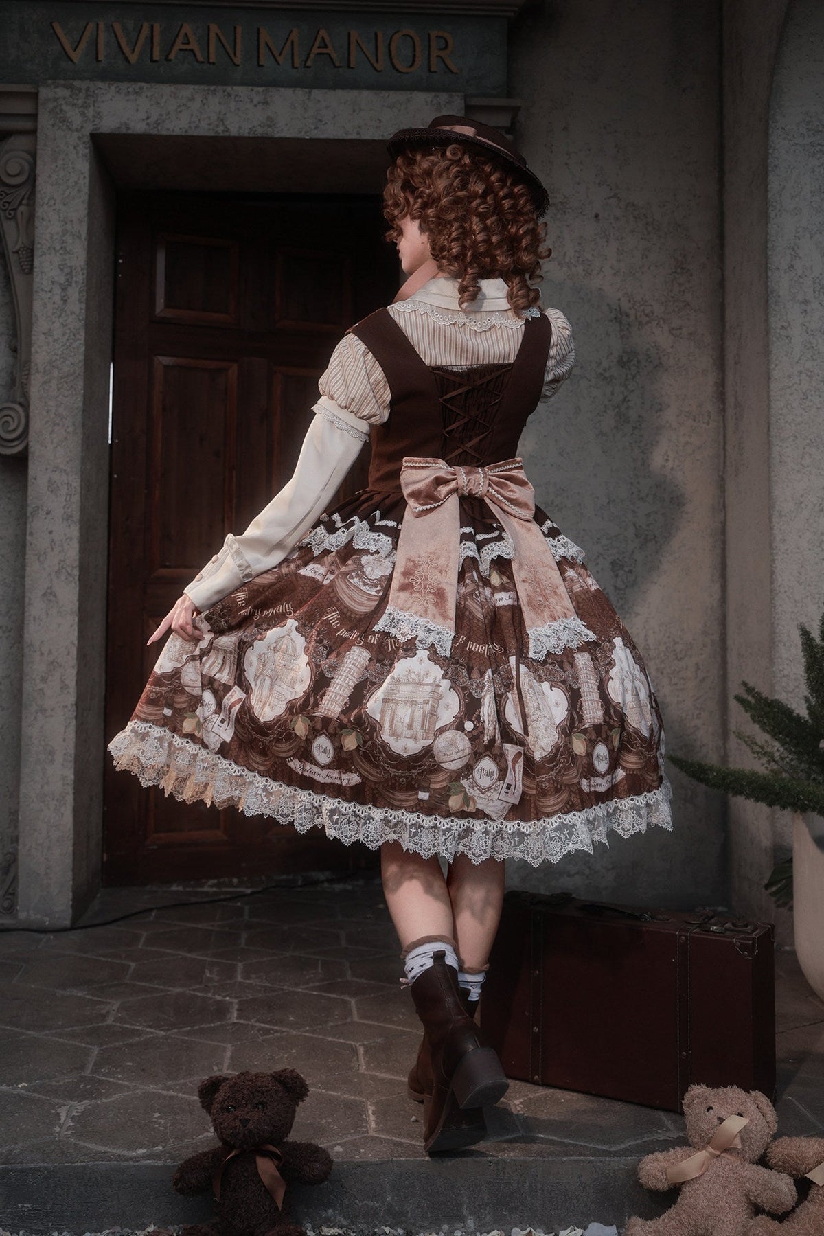 [Reservation Deadline: November 6] Navy Blue/Brown Classic Italian Travel Diary Lolita Vintage Print Bow Bustier JSK Dress with Metal Buttons & Lace Detail