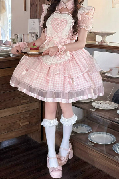 [Vorbestellschluss: 13. Juni] Rosa Vichy-Karo-Schürzenkleid mit freien Schultern, Puffärmeln und Schleife (mit Kragen-Choker) + Haarreif + Handgelenkmanschetten
