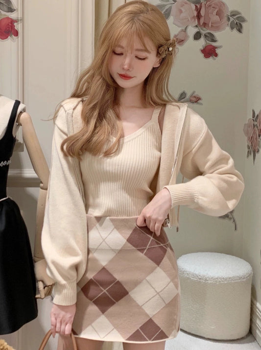 밀키 후드 후드 + 리브 캐미솔 + 아가일 스커트