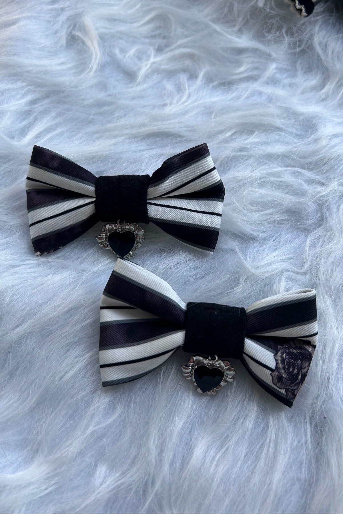【10月3日予約締切】Black/White Elegant Gothic Series Accessories(Black Butterfly Print Striped Ribbon Hat, Black Rose Ribbon Brooch, Ribbon KC, Hair Clip Pair, Bonnet)