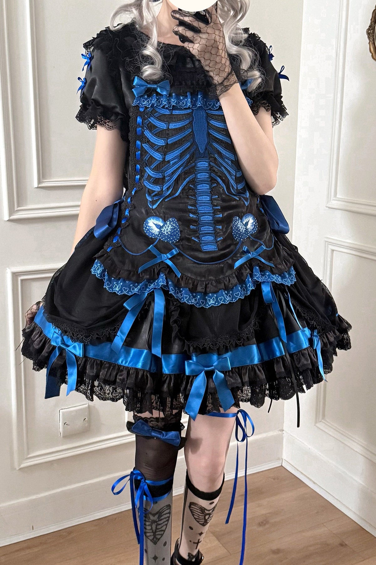 【11月4日予約締切】Blue-Black/Red-Black/Purple-Black Gothic Lolita Puff-Sleeve Lace Bow Doll Dress With Bone Embroidery Apron