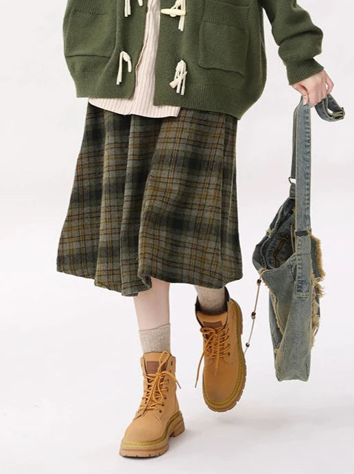 Retro green horn button cardigan knit jacket + striped shirt + checked skirt