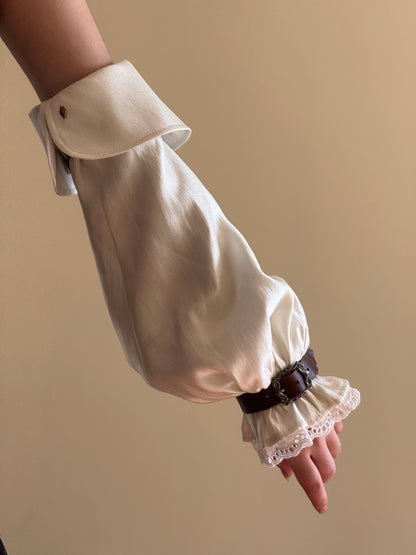 【12月28日予約締切】クラシカルファンタジーレースレザーバックルアームスリーブ