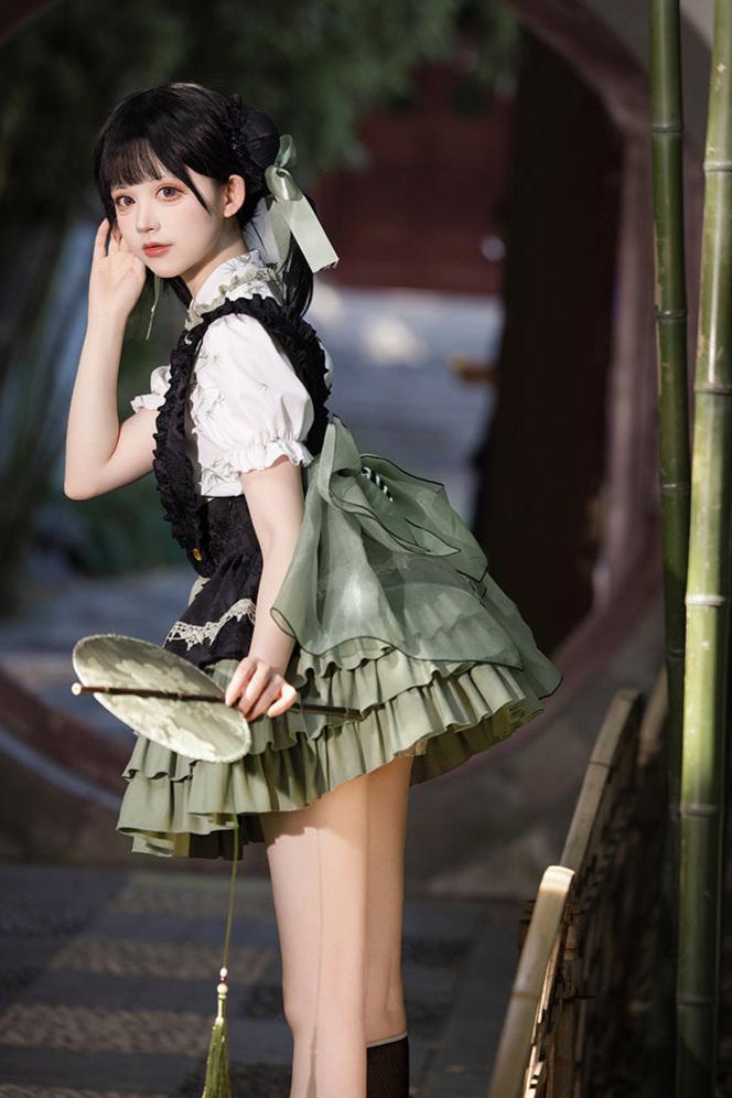 Chinese Shirt + Frilled Suspender Skirt + Accessories
