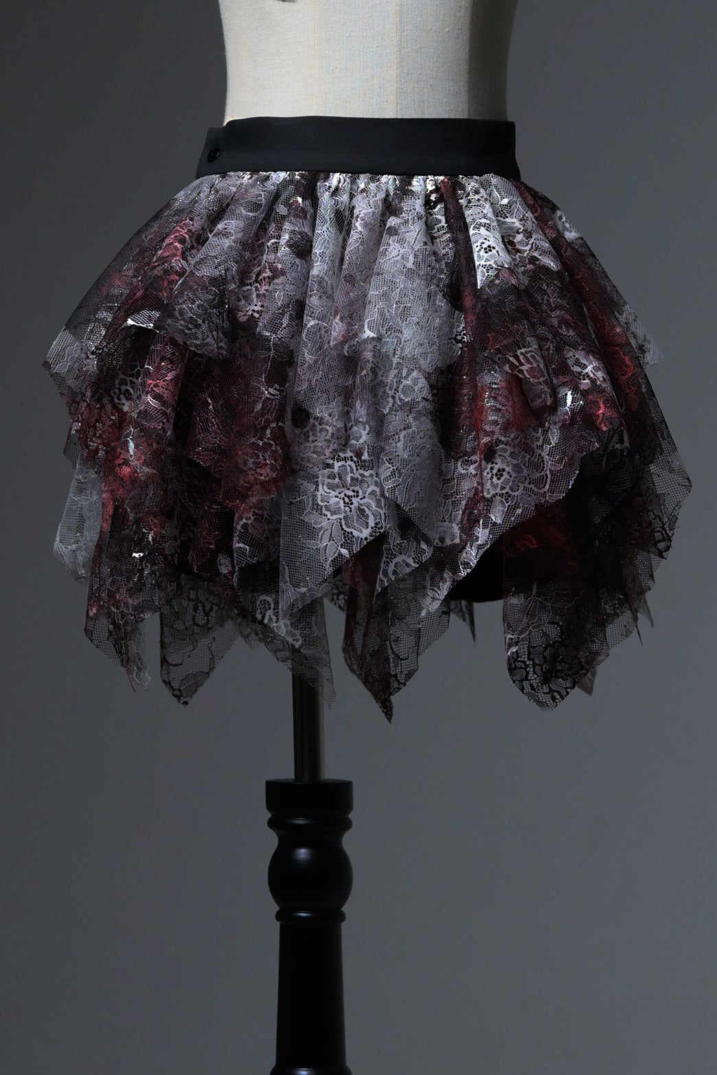 [Deadline for reservations: December 10] Bloodstained Asymmetrical Tulle Skirt Pants + Leg Rings