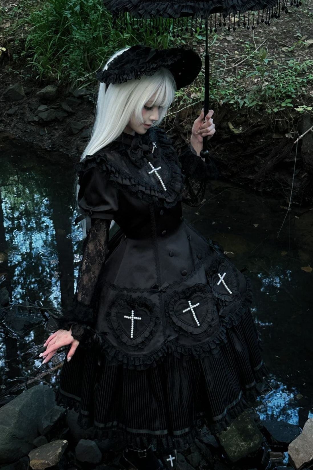 [Deadline for reservations: November 21] Night Cross Dark Elegant Gothic Lolita Pearl Ribbon Bonnet